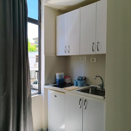 Urban Retreat Apartments Tirana Esterno foto