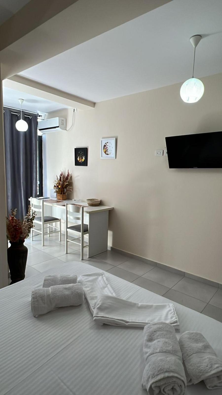 Urban Retreat Apartments Tirana Esterno foto