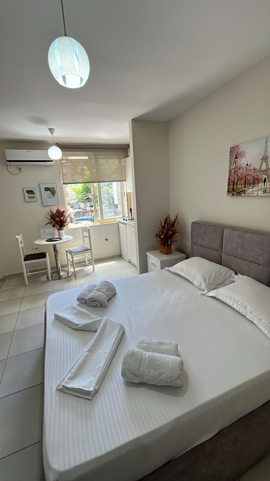Urban Retreat Apartments Tirana Esterno foto