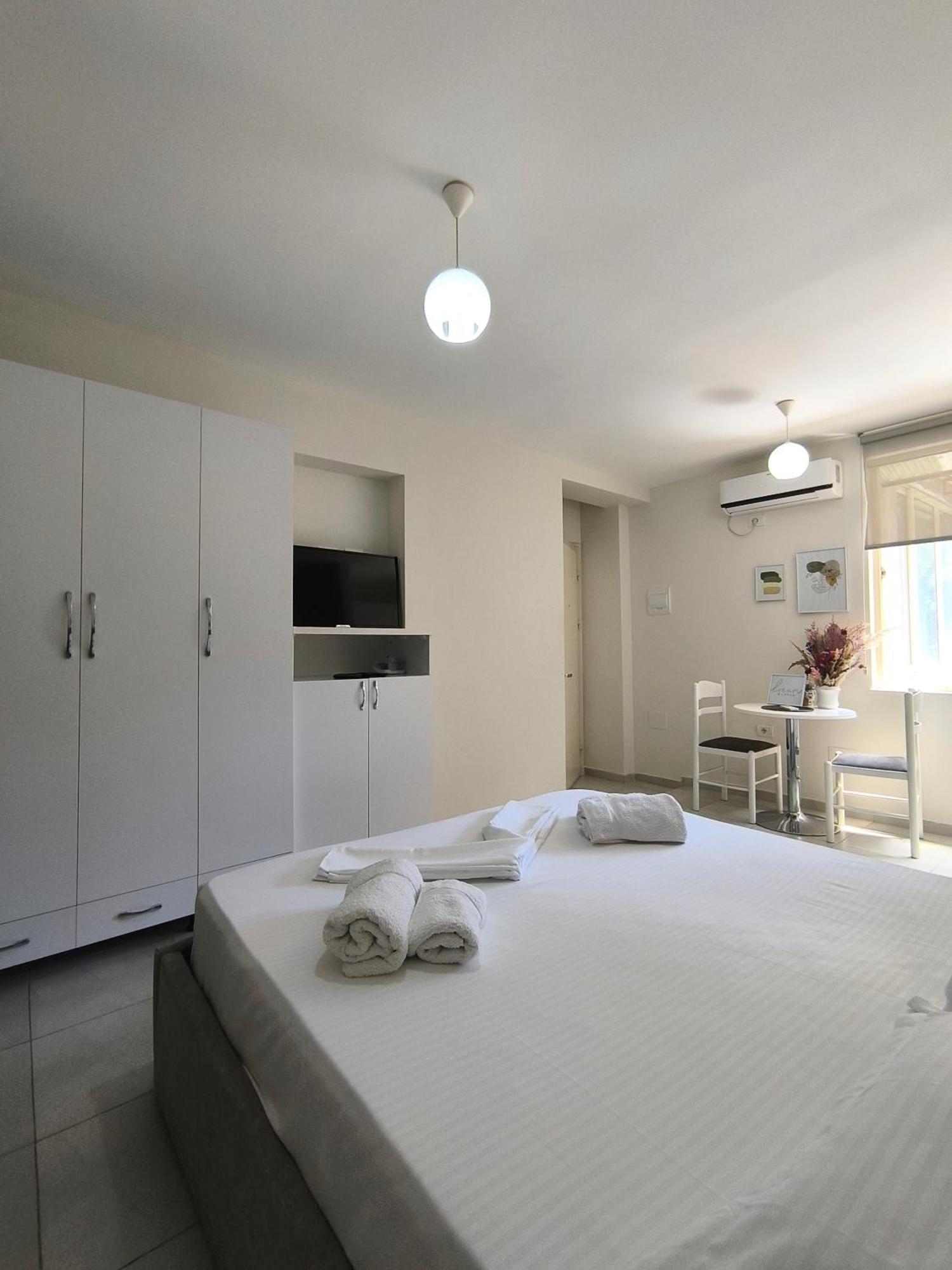 Urban Retreat Apartments Tirana Esterno foto
